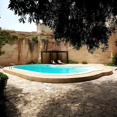Esperanto Suite&pool Holiday home *